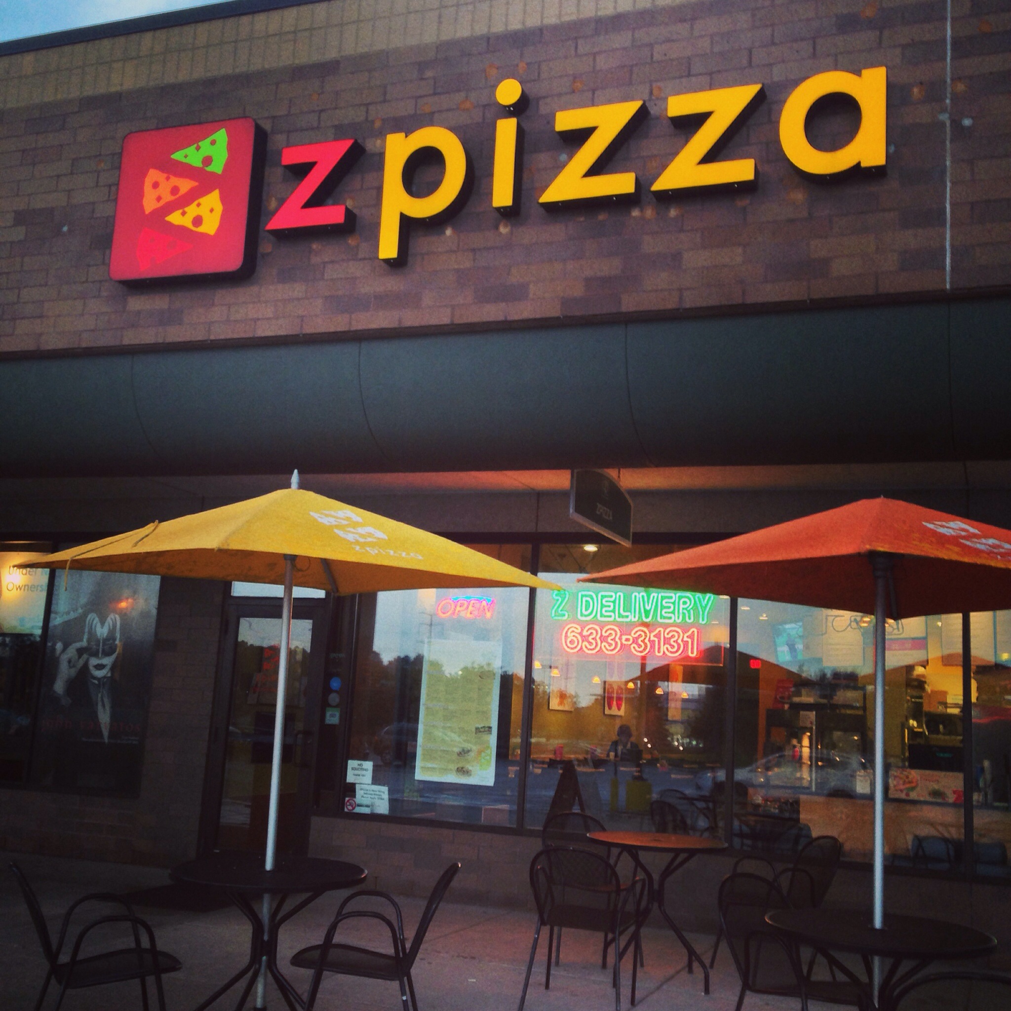 Vegan On The Road: Vegan Pizza, Zpizza, Minneapolis