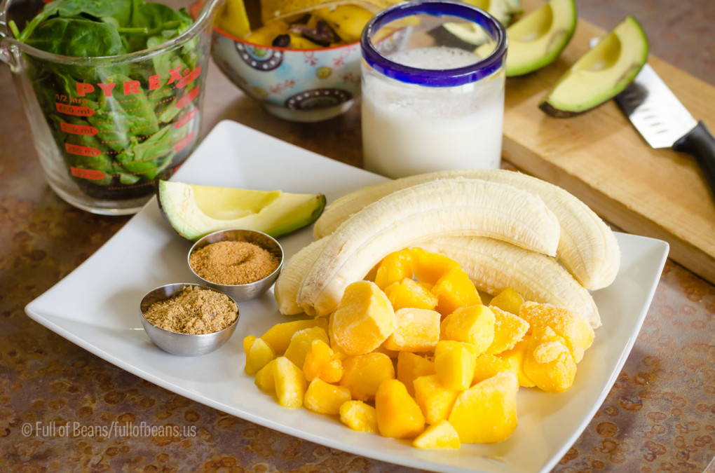 Here are all the ingredients for this super smoothie