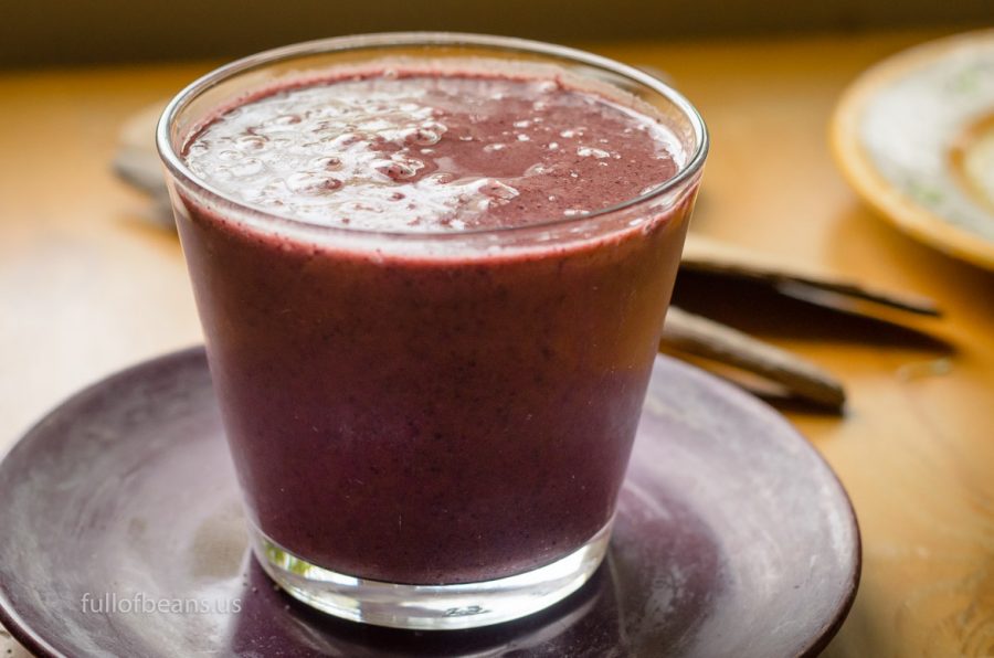 Antioxidant blueberry smoothie ready for you!